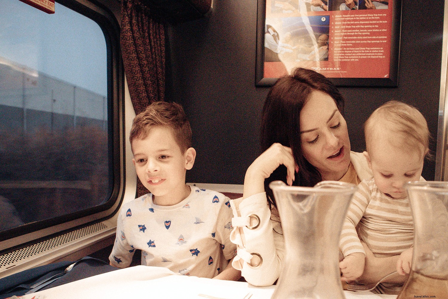 ロードトリップを再考する：子供と一緒に自動列車に乗る 